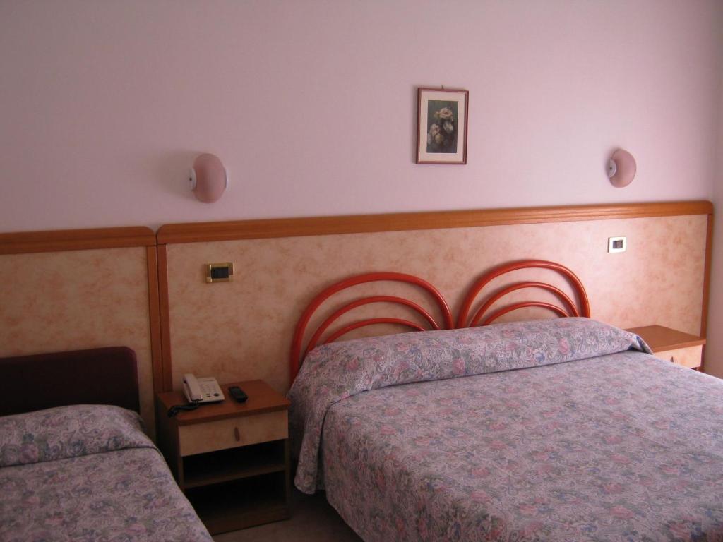 Hotel Parigi Ріміні Номер фото