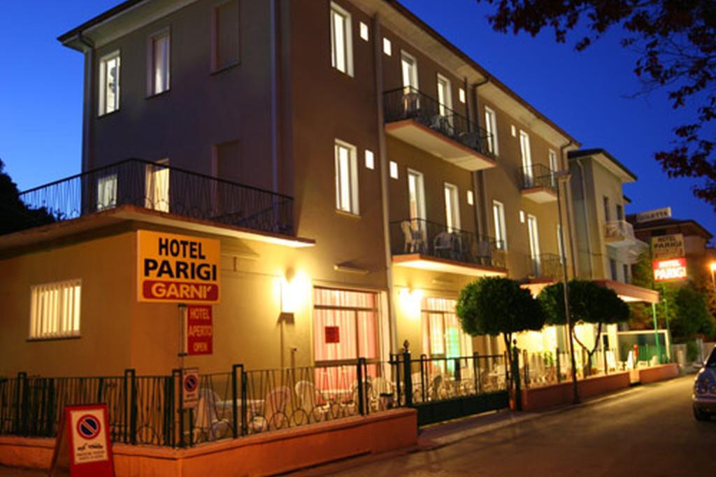 Hotel Parigi Ріміні Екстер'єр фото